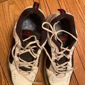 Good conditions mens Nike sneakers size 9